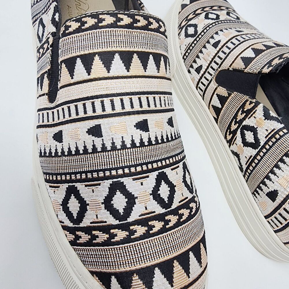 Ariat Sneakers Women 9.5 Unbridled Harlan Slip-On Southwestern Print Rose Gold - Picture 3 of 11